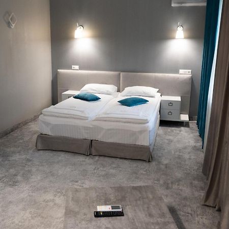 River Stone Hotel Шешори Екстериор снимка