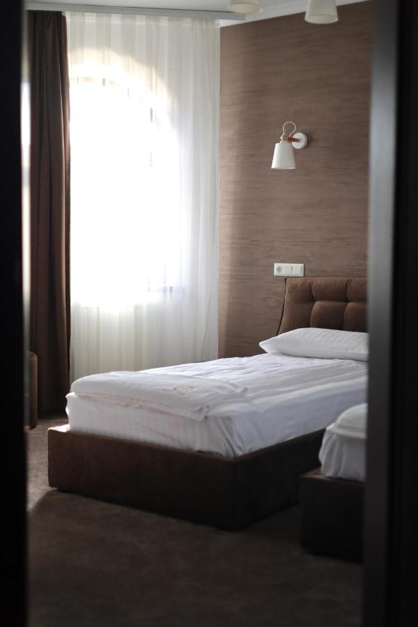 River Stone Hotel Шешори Екстериор снимка